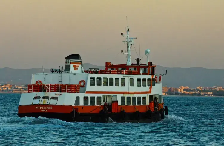 lisbon ferry